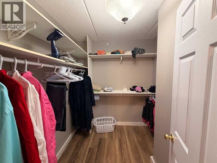 Property Photo: 848 4 Avenue AB T9W 1V6