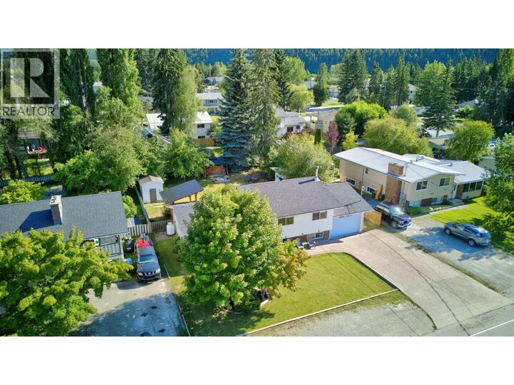 Property Photo: 506 5th Street BC V0A 1H0