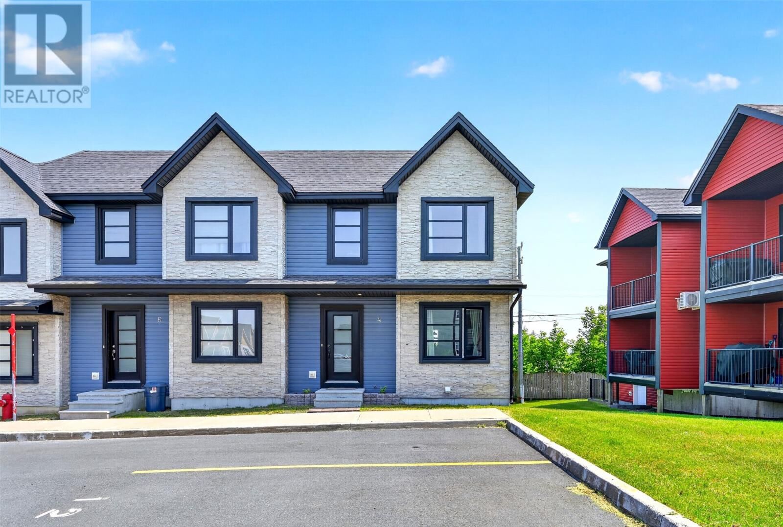 Property Photo:  4 Glendale Court  NL A1N 3C4 
