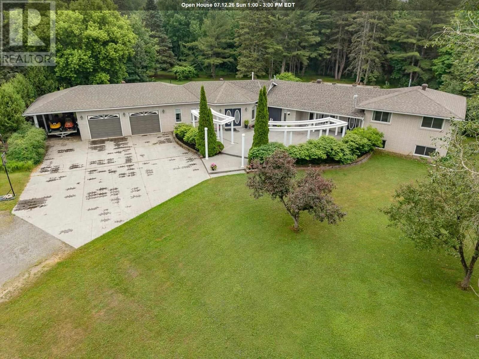 Property Photo:  840 Walls Rd  ON P6A 6K4 