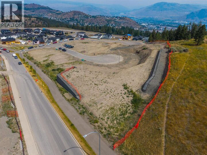 Property Photo:  1600 Aberdeen Drive 117  BC V1S 0C6 
