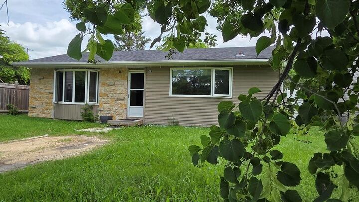 364 Ardal Avenue — photo 1
