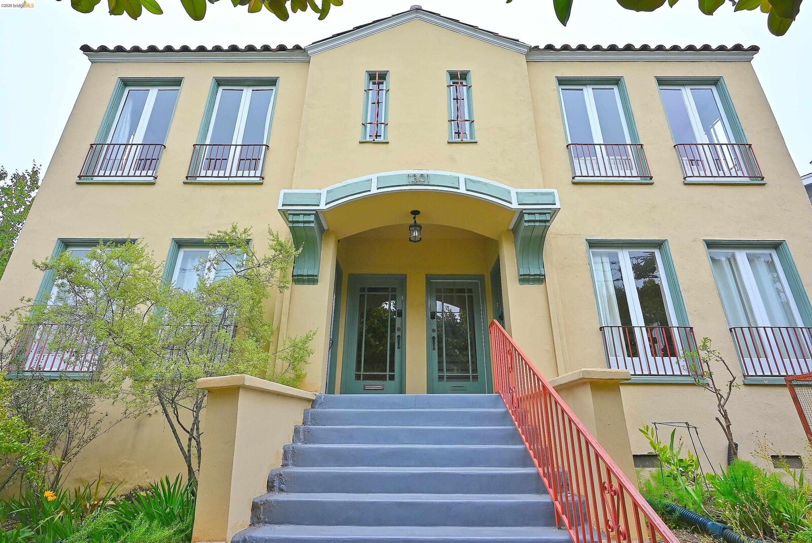 Property Photo:  1301 Bonita 3  CA 94709 