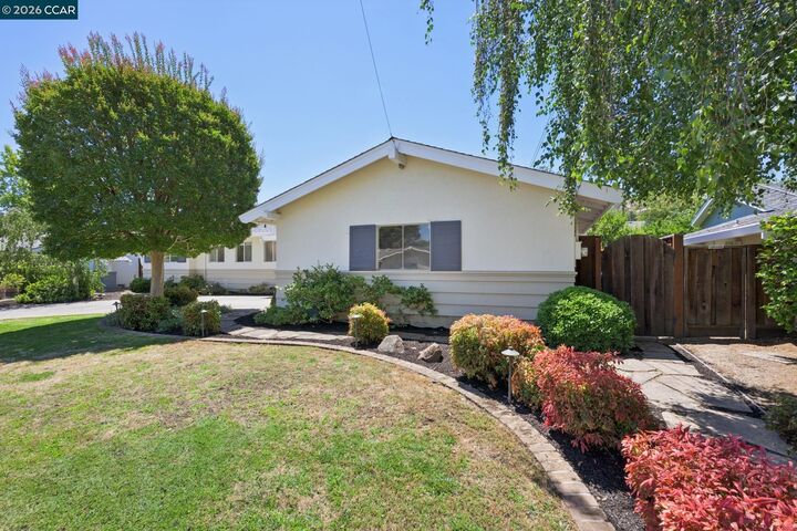 Property Photo: 2856 San Benito Dr CA 94598