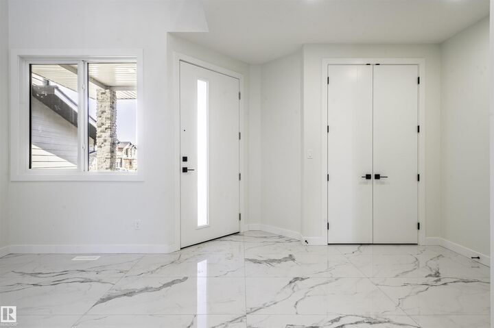 Property Photo:  216 33 Street SW  AB T6X 3C7 