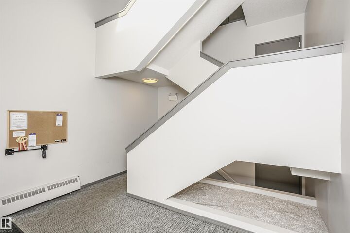 Property Photo: 11440 40 Ave SW 204 AB T6J 0R5