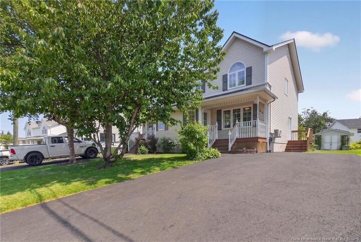 24 Stoneham — photo 1