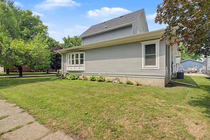 Property Photo:  1220 12th Ave  IA 50563 