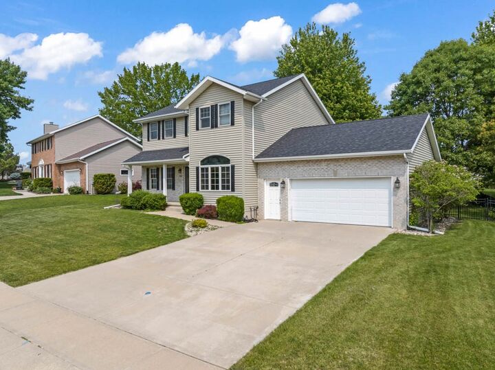 Property Photo:  1650 Jonathan Dr  IA 50501 