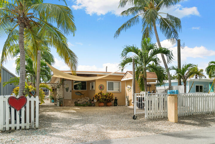 Property Photo:  464 Bowie Lane  FL 33037 