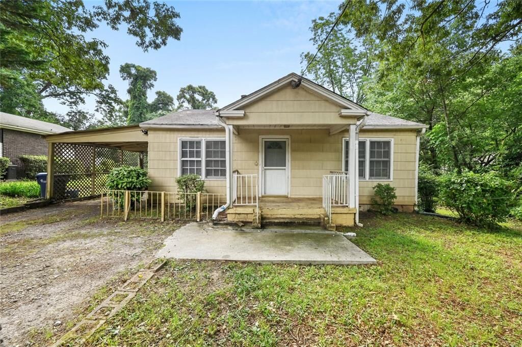 Property Photo: 921 Rowland Street GA 30021