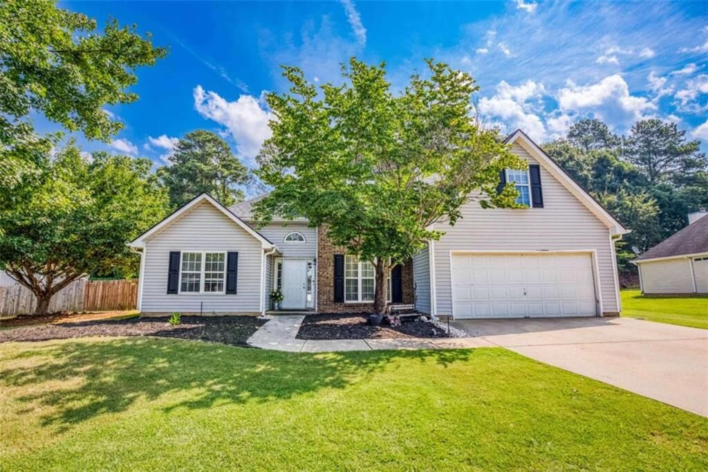 Property Photo: 473 Bradford Place Lane GA 30052