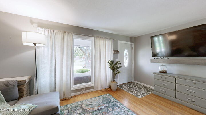 Property Photo:  8504 Cotswold Dr  KY 40258 