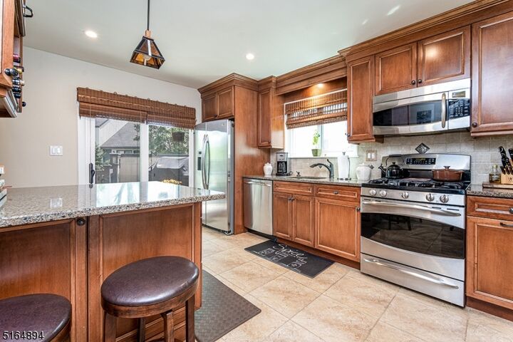 Property Photo: 245 Crabtree Ct NJ 07920
