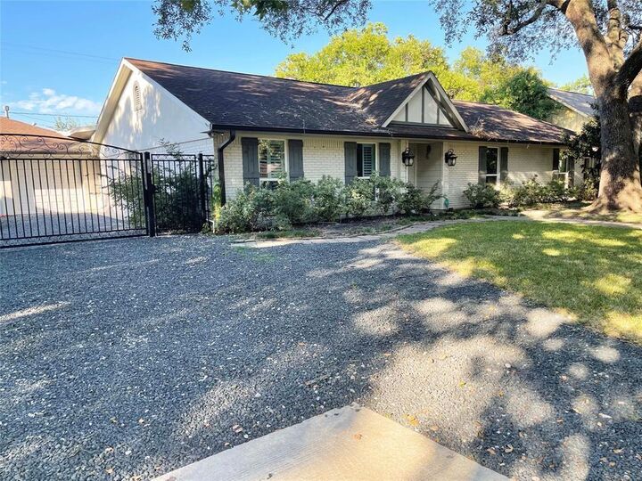 Property Photo:  5616 Pine Street  TX 77081 