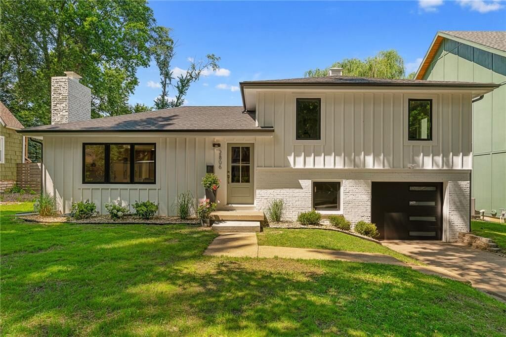 Property Photo: 2806 W 48th Street KS 66205