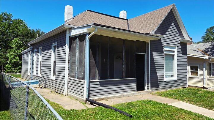 Property Photo: 2316 S 10 Street MO 64503