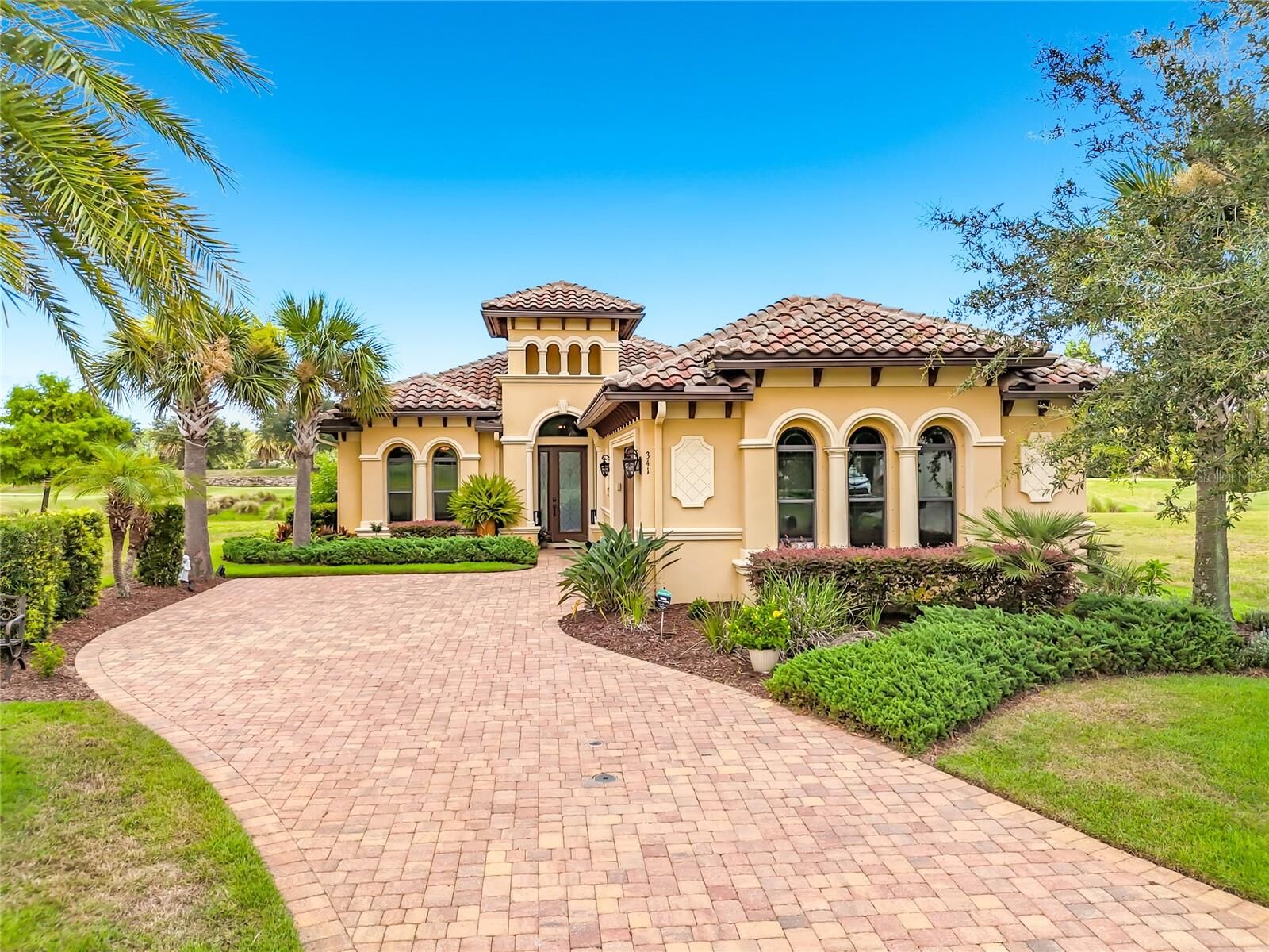 Property Photo: 341 Hibiscus Way FL 32137