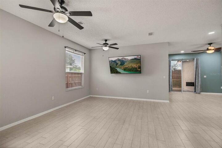 Property Photo:  123 Bluff Pass Drive  FL 32726 