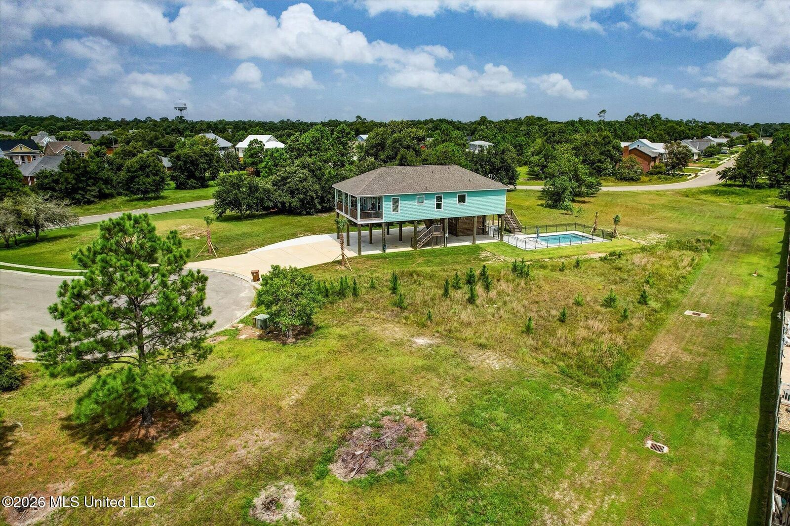 Property Photo:  2 Sea View Circle  MS 39560 