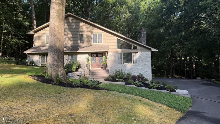 Property Photo:  12 Mill Run Court  IN 46038 