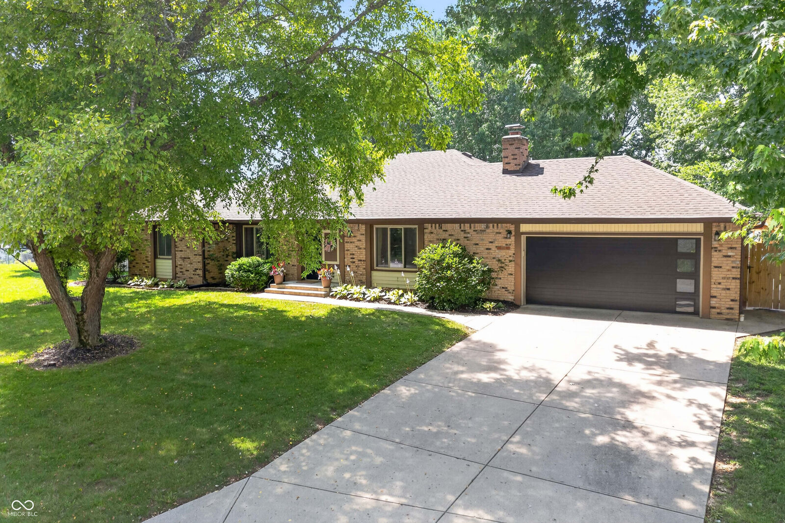Property Photo: 3986 Creekwood Drive IN 46142