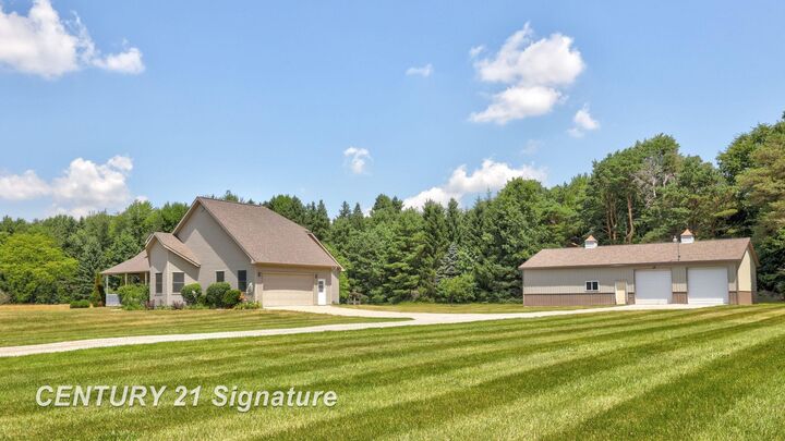 Property Photo: 8605 Dixie Highway MI 48415