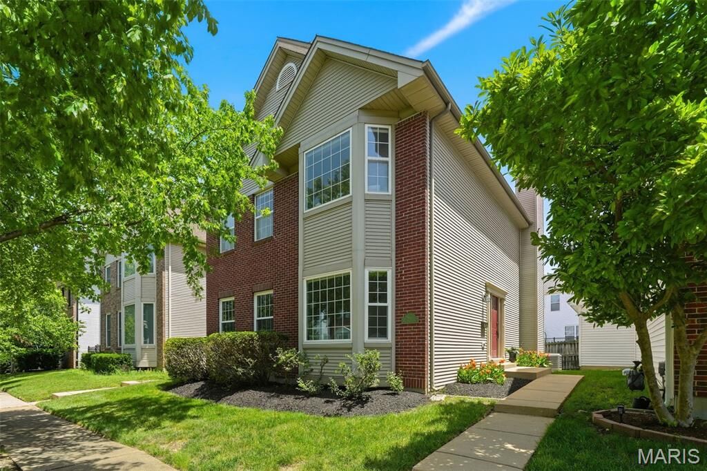 Property Photo:  962 Morehouse Lane  MO 63130 