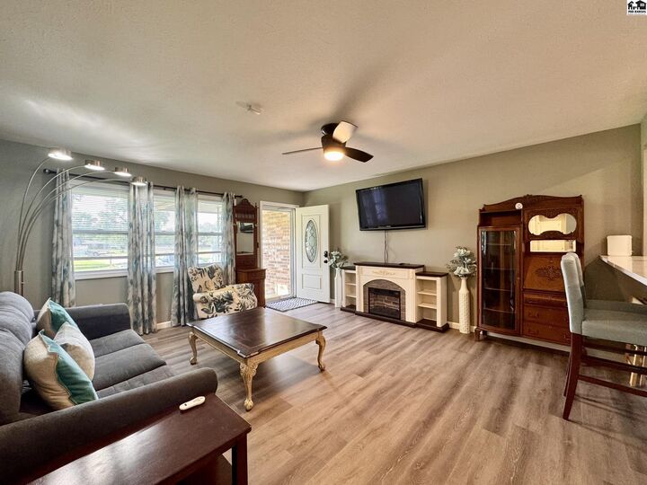 Property Photo: 1510 Linda Ln KS 67502