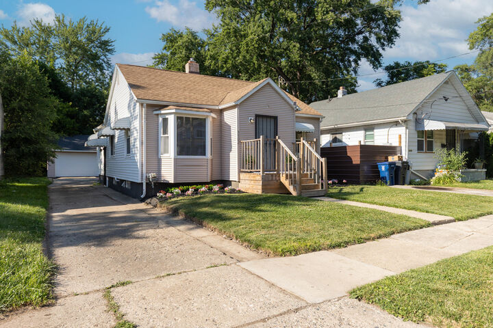 Property Photo:  3502 Arlene Avenue  MI 48503 