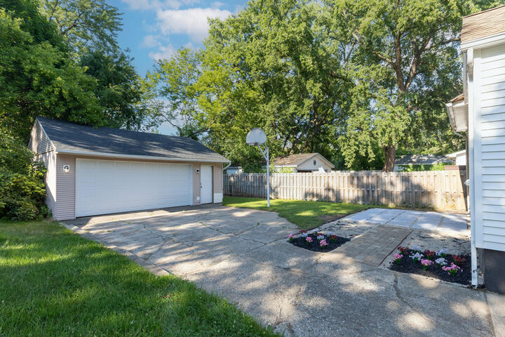 Property Photo:  3502 Arlene Avenue  MI 48503 