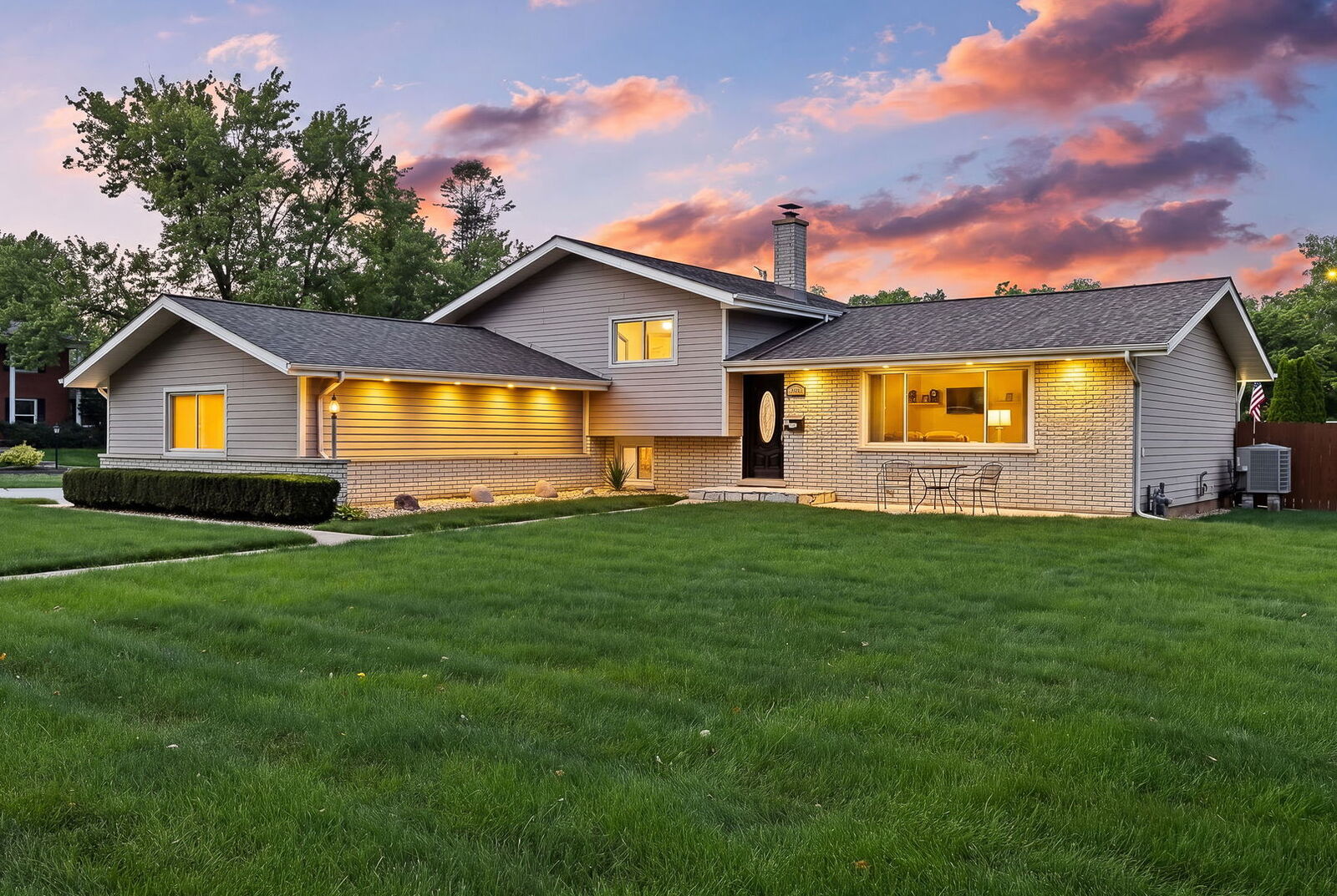 Property Photo: 1236 Sandpiper Lane IL 60540