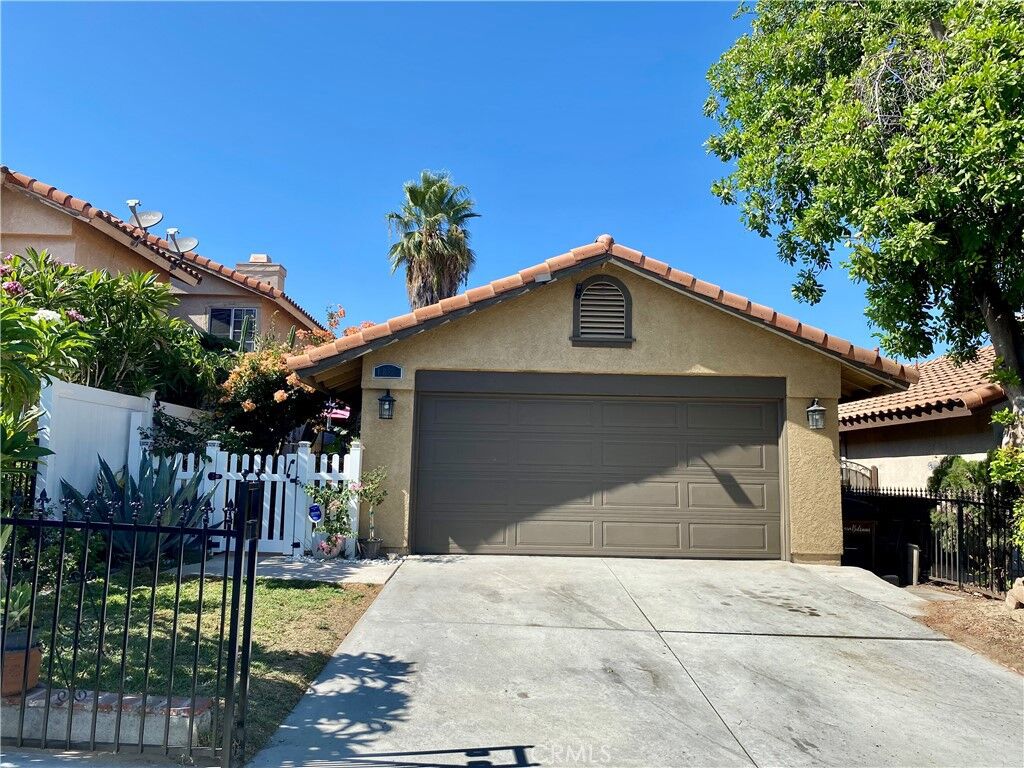 Property Photo: 1837 De Carmen Drive CA 92324