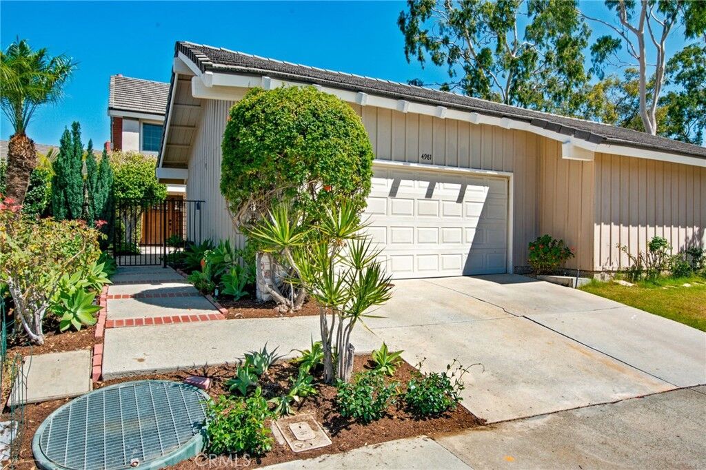 Property Photo: 4981 Paseo Segovia CA 92603