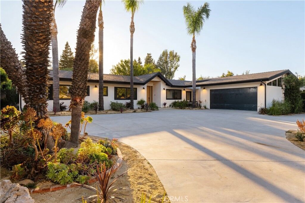 Property Photo:  5313 Crebs Avenue  CA 91356 