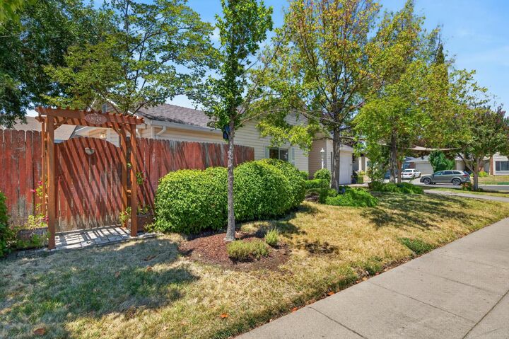 Property Photo: 8024 Deer Lake Drive CA 95823
