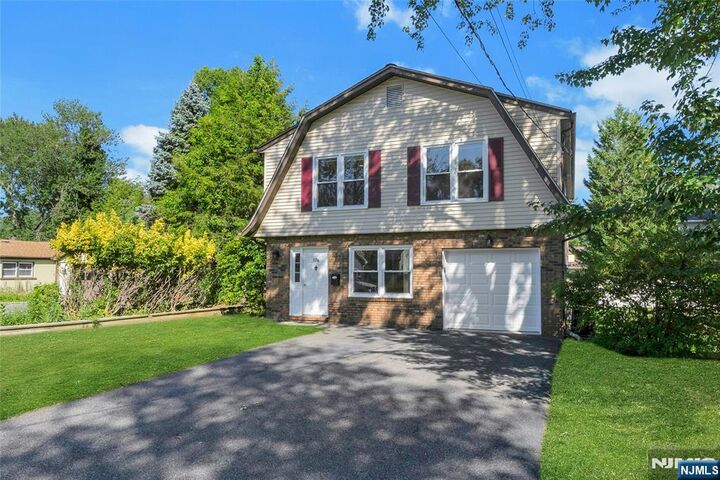 Property Photo:  176 Franklin  NJ 07647 