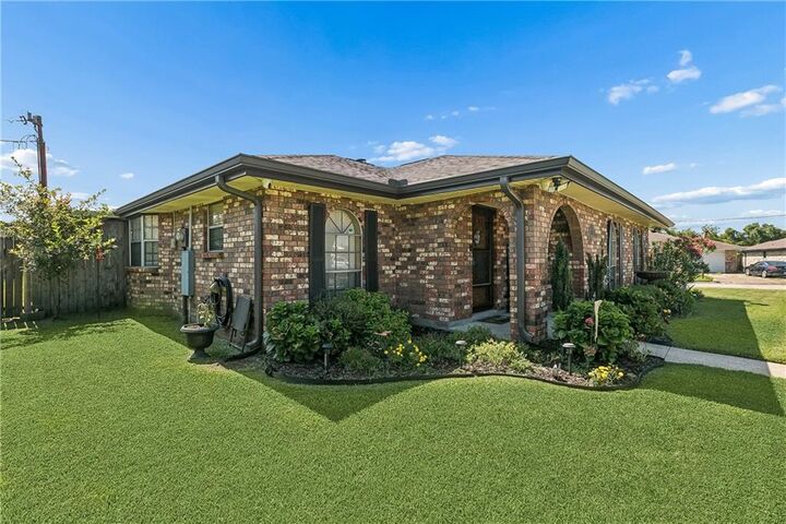 Property Photo:  3217 Jennifer Court  LA 70072 