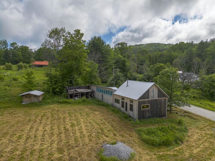 Property Photo: 3814 East Hill Road VT 05667-9617