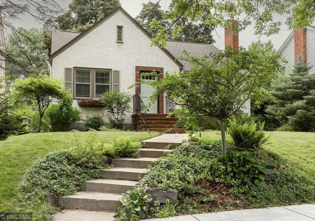 Property Photo: 581 Montrose Lane MN 55116
