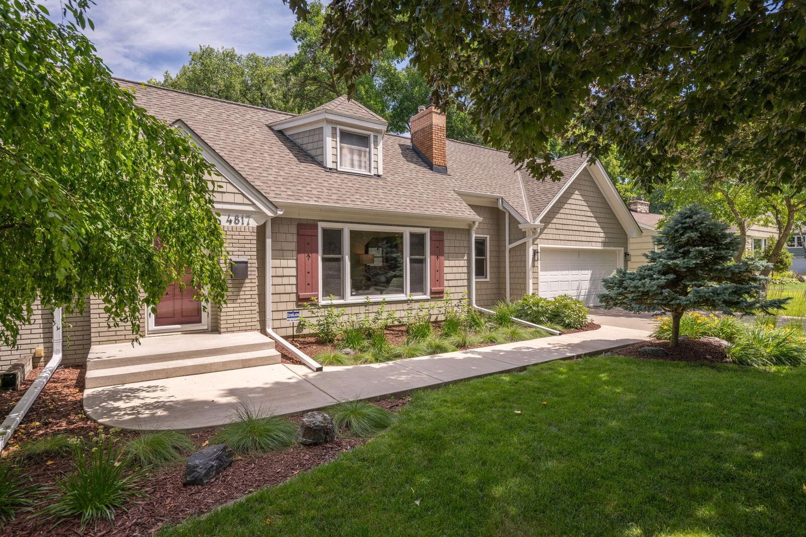 Property Photo: 4817 Rutledge Avenue MN 55436
