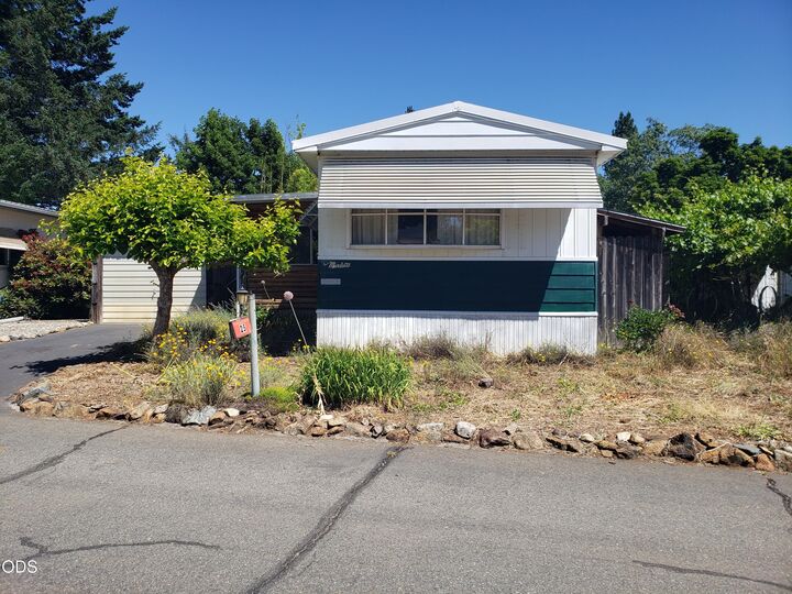 Property Photo: 222 Ollis Road Unit 25 OR 97523