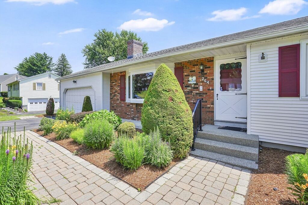 Property Photo:  264 Greystone Ave  MA 01089 