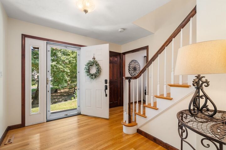 Property Photo:  8 Gaslight Lane  MA 01702 