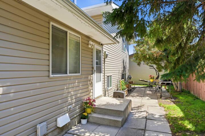 Property Photo:  151 Templevale Place NE  AB T1Y 4V6 