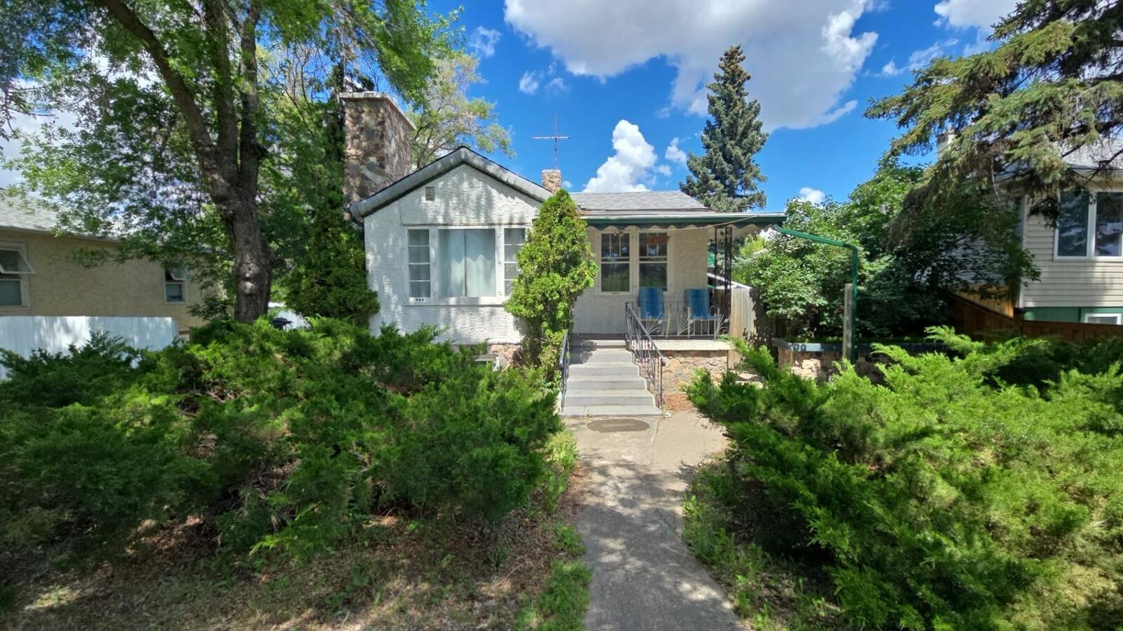 Property Photo:  1815 1 Avenue N  AB T1H 0A6 