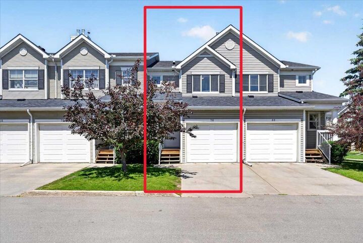 Property Photo: 76 Country Village Lane NE AB T3K 0E7