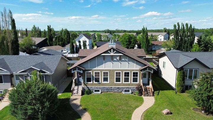 Property Photo:  6006B 52 Avenue  AB T4K 1K5 