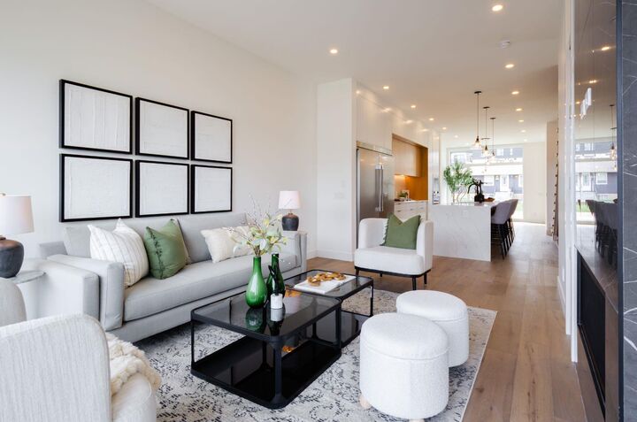 Property Photo: 2026 36 Street SW AB T3E 2Z1