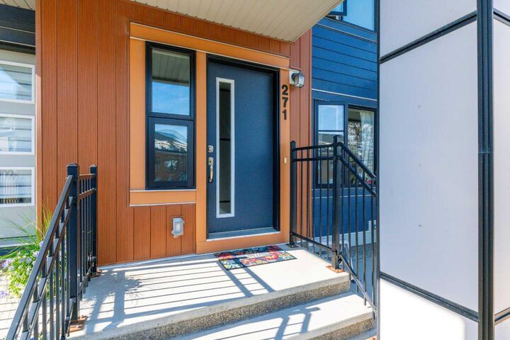 Property Photo:  271 Livingston Common NE  AB T3P 1K1 